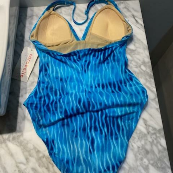 One piece bathing suit - Picture 2 of 5